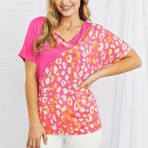 NEW Celeste Animal Print Top Womens L Large Pink Leopard V Neck Rayon Tee QQ06